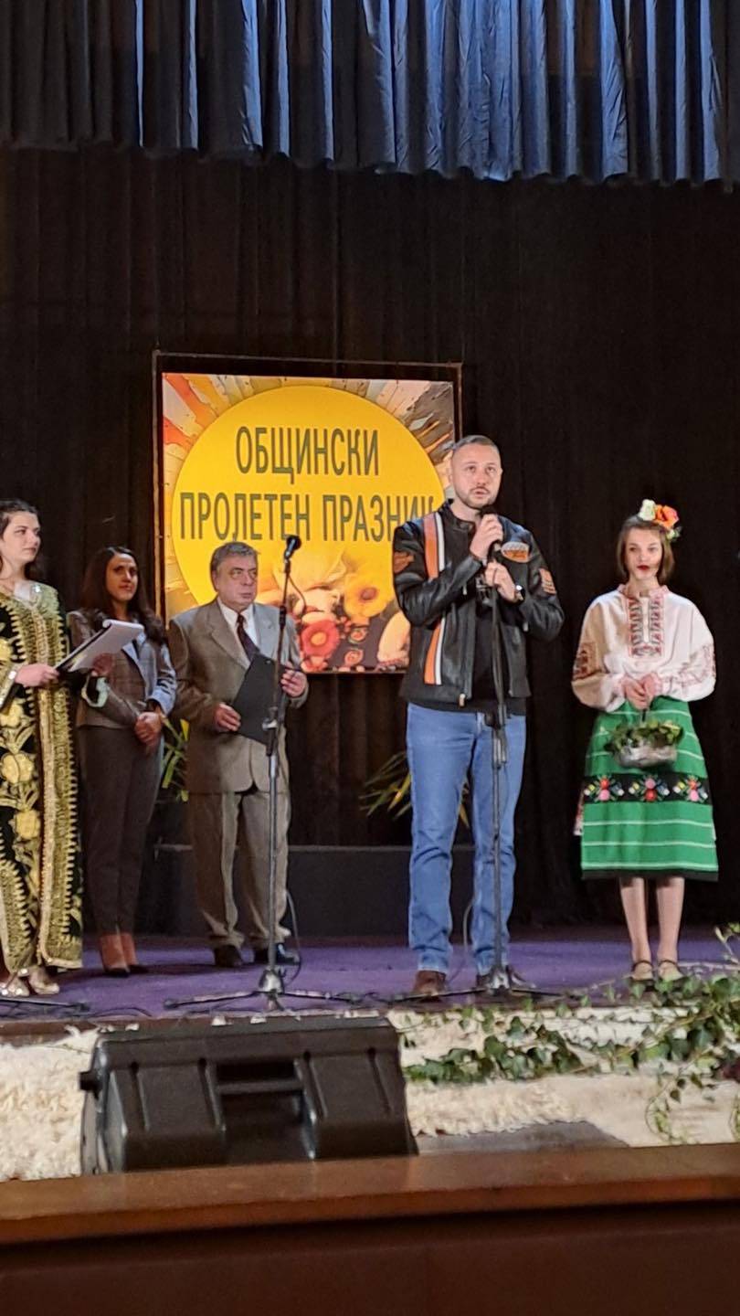  Зам.-кметът Александър Владимиров9 